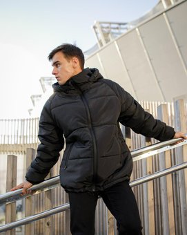 Куртка зимняя мужская Парка черная с глубоким капюшоном теплый пуховик, Черный, XL